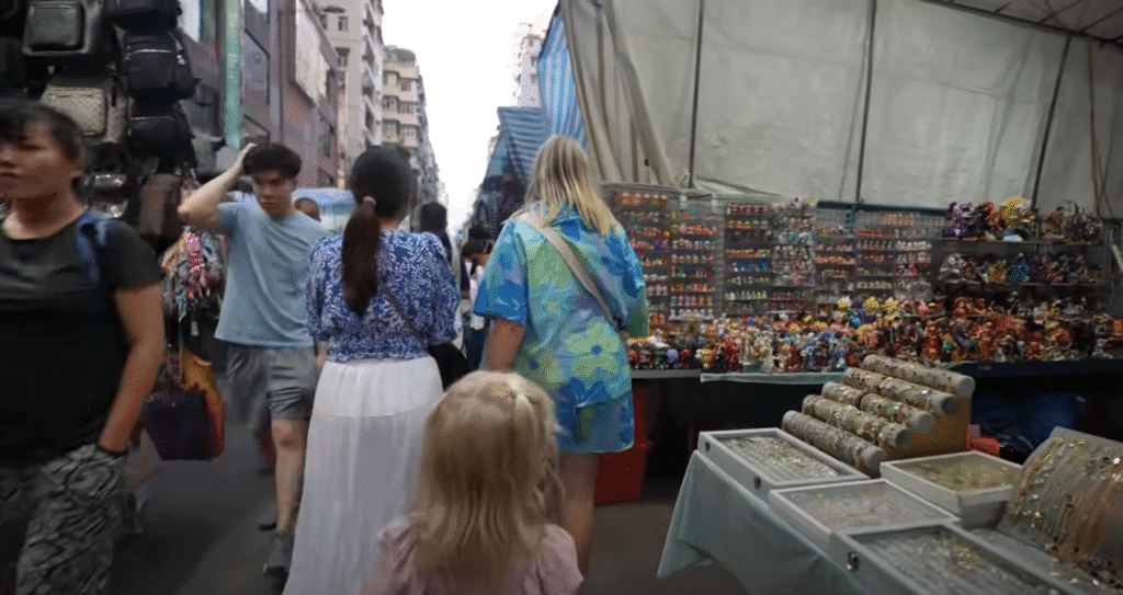 7 Tasty Reasons Hong Kong Street Food Steals the Show 8 image 12